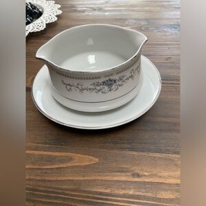 "DIANE" FINE PORCELAIN CHINA JAPAN GRAVY BOAT WITH ATTACHED UNDER-PLATE